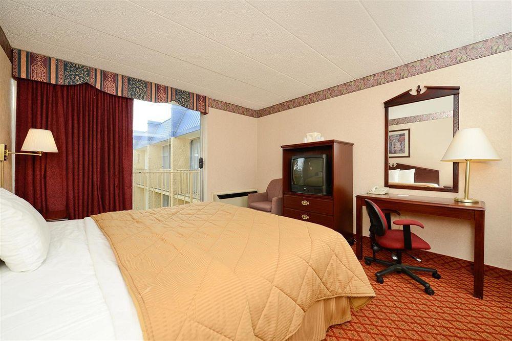 Baymont By Wyndham Northwood Motel Eksteriør bilde