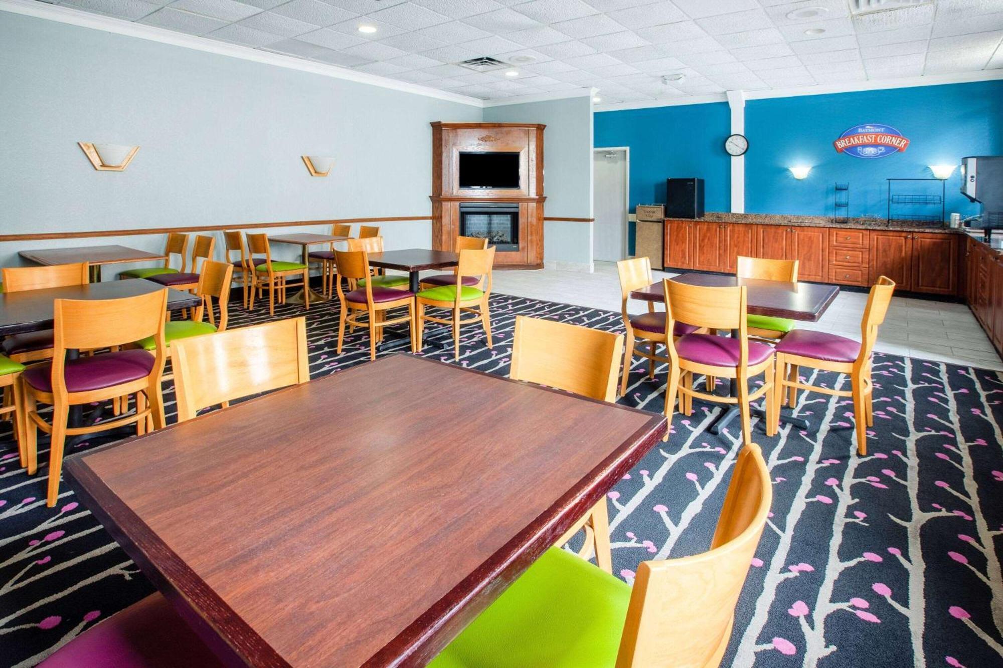 Baymont By Wyndham Northwood Motel Eksteriør bilde