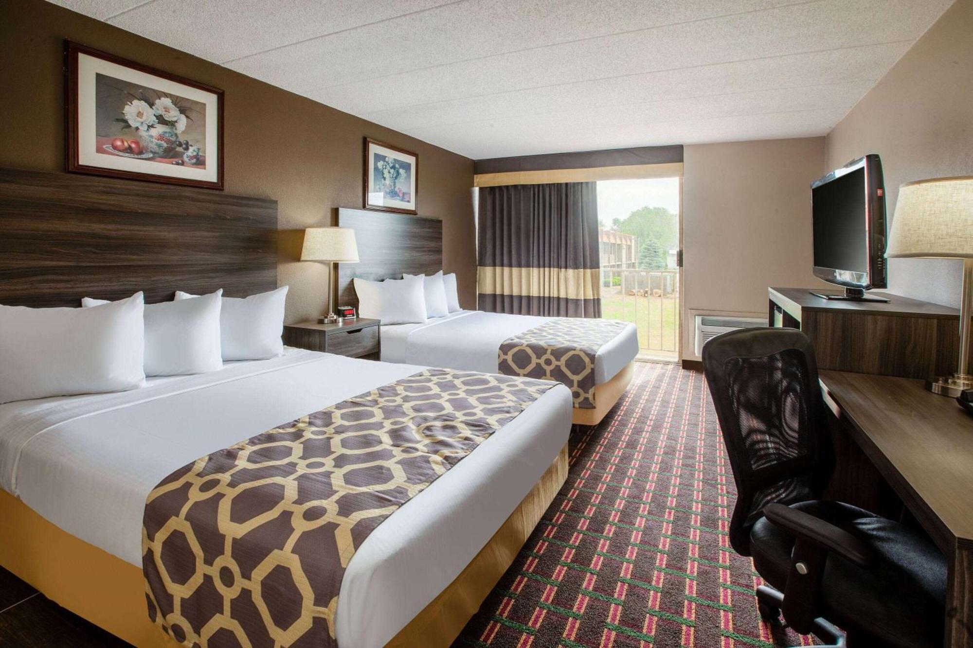 Baymont By Wyndham Northwood Motel Eksteriør bilde
